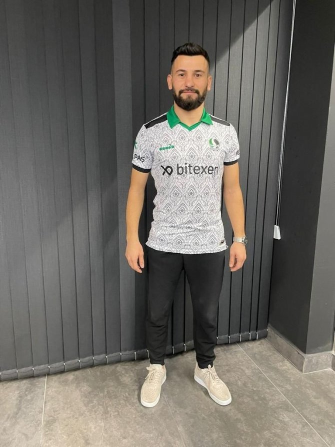 Sakaryaspor, Okan Dernek İle Anlaştı