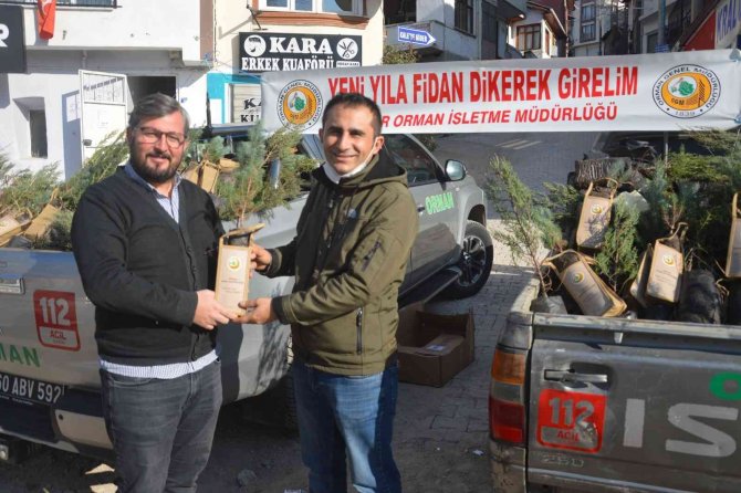 Tokat’ta Yılbaşı Öncesi Bin Adet Fidan Dağıtıldı