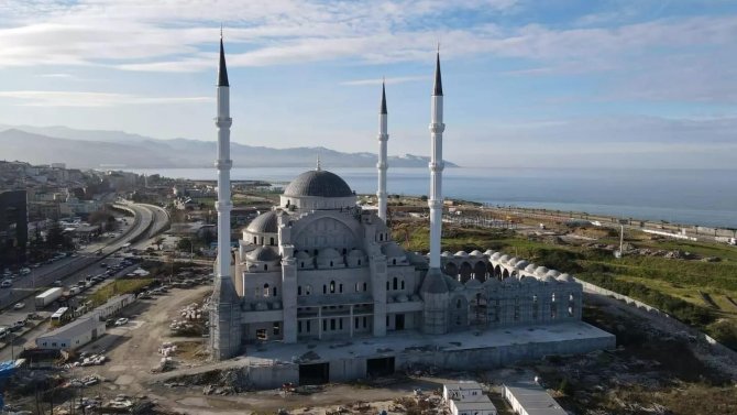 Doğu Karadeniz’in En Büyük Cami Ve Külliyesi İçin Bir Araya Geldiler