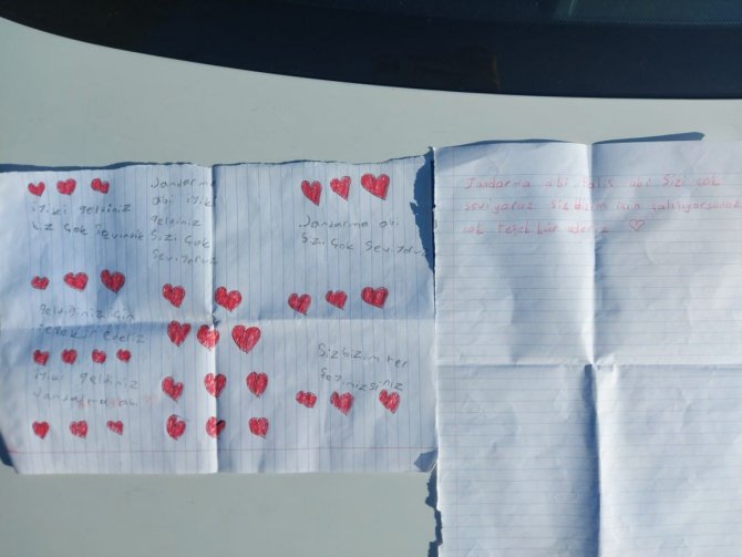 Jandarmalardan Oyun Oynar Gibi Trafik Eğitimi Aldılar