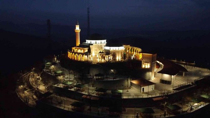 Hz. Ukkaşe Türbesi Yeniden Ziyarete Açıldı