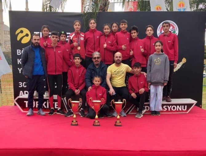 Vanlı Atletizmcilerden Büyük Başarı