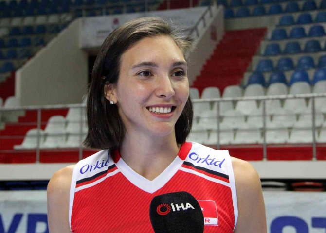Naz Aydemir Akyol Milli Takıma Veda Etti