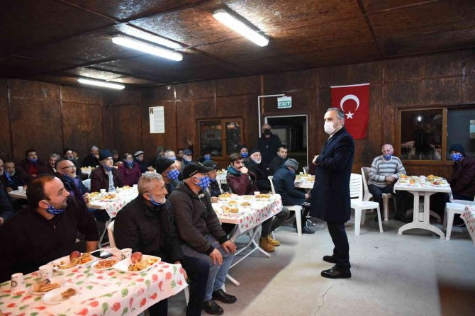 Başkan Aktaş, Yeni Yıla Kimsesizlerle Girdi