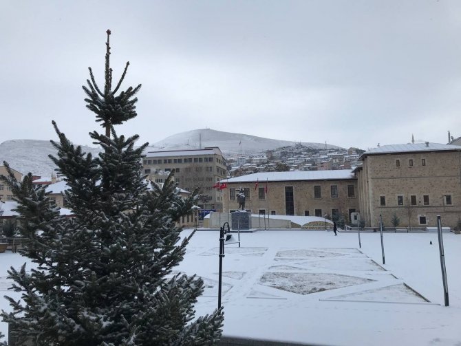 Bayburt Yeni Yıla Karla Uyandı