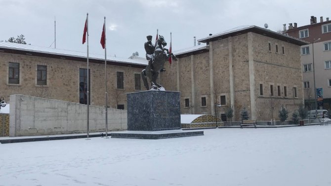 Bayburt Yeni Yıla Karla Uyandı