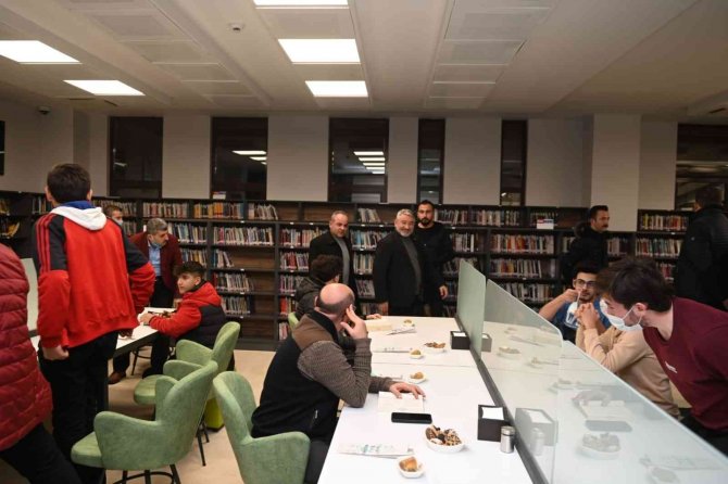 Yeni Yıla Kitap Okuyarak “Merhaba” Dediler