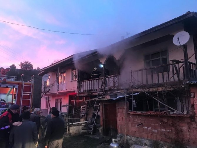 Çorum’da Korkutan Yangın