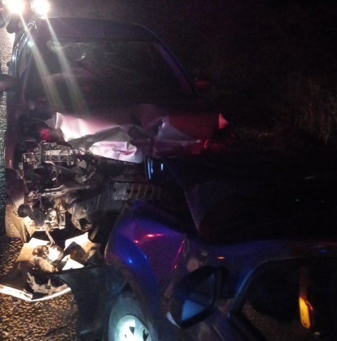 Çorum’da İki Otomobil Kafa Kafaya Çarpıştı: 6 Yaralı