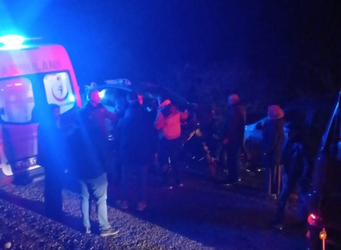 Çorum’da İki Otomobil Kafa Kafaya Çarpıştı: 6 Yaralı