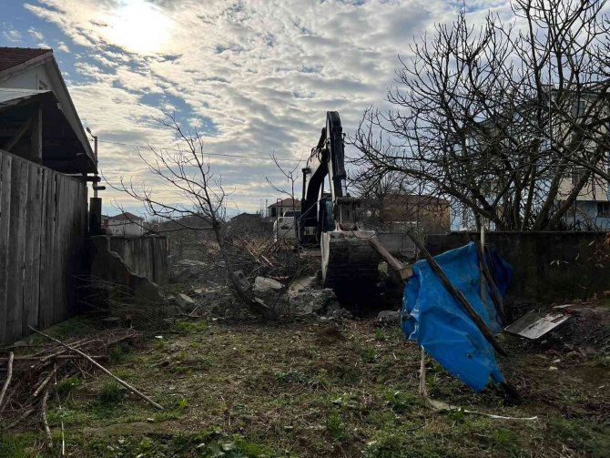 Cumayeri Belediyesi Kış Aylarında Da Yoğun Mesaide