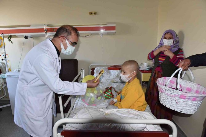 Dü Hastanesi Başhekim Prof. Dr. Akdağ’dan Hastalara Moral