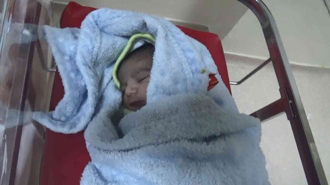 Diyarbakır’da 2022 Yılının İlk Bebeği ’Muhammed Geylani’ Oldu