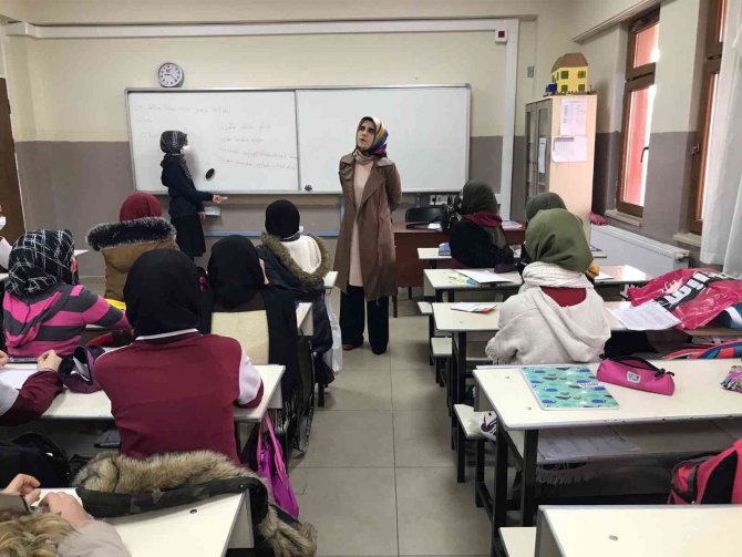 Görme Engelinin Engel Olmasına İzin Vermedi, Rukiye Öğretmen Engelleri Aşarak Çocukluk Hayalini Gerçekleştirdi