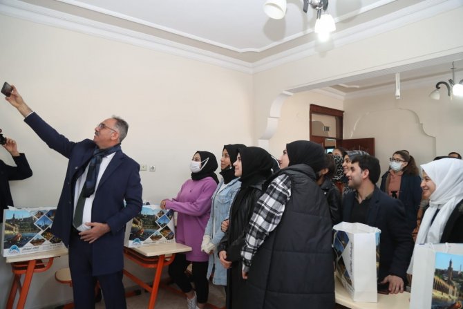 Eyyübiye’de Öğrencilere Eğitim Seti