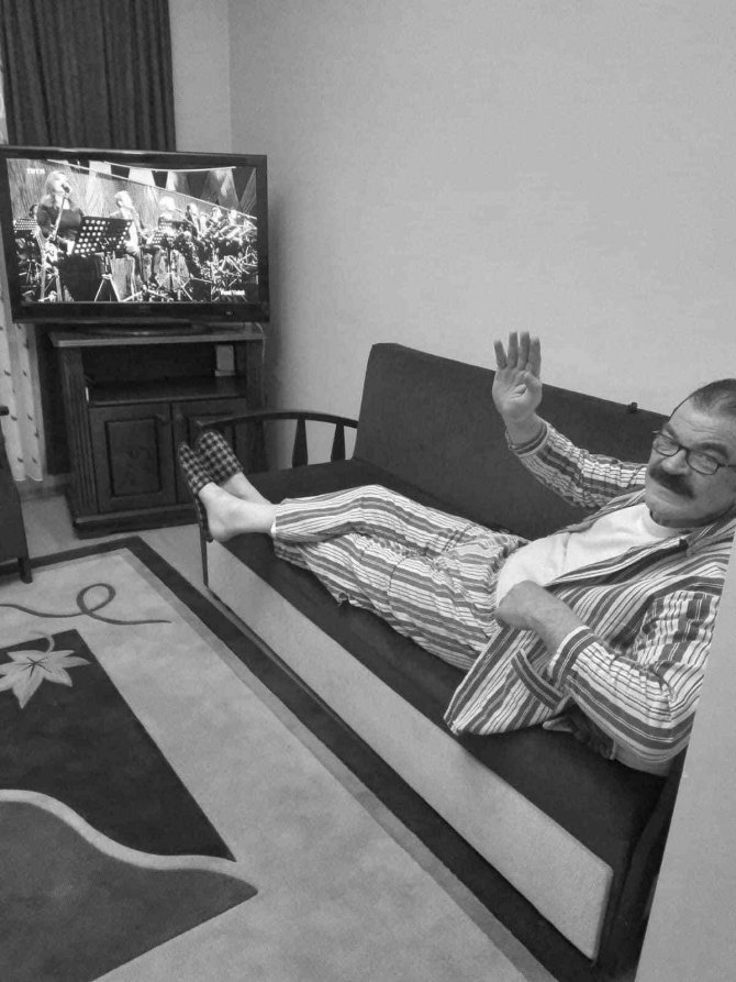 Yılbaşı Gecesi Fotoğraflarını Paylaştı, 2 Saat Sonra Hayatını Kaybetti