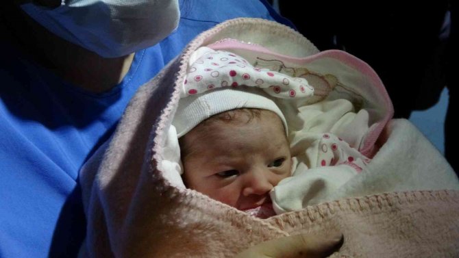 Ordu’da Yeni Yılın İlk Bebekleri Masal Duru Ve Yaşar Aras Oldu