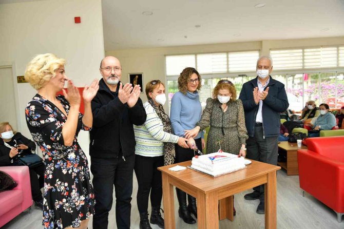 Mersin Emekli Evi’nde Yeni Yıl Heyecanı Yaşandı
