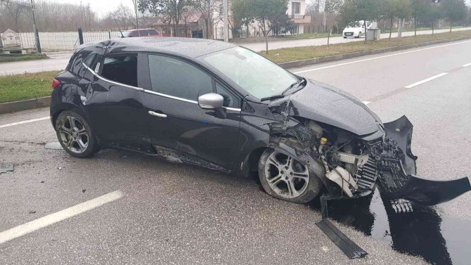 Terme’de Trafik Kazası: 1 Yaralı