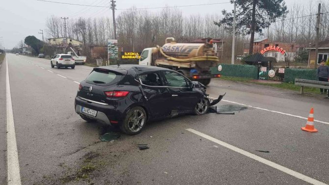 Terme’de Trafik Kazası: 1 Yaralı