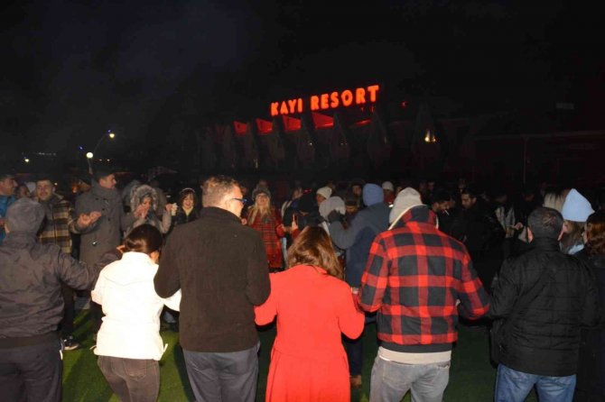 Sarıkamış Kayak Merkezi’nde Eksi 20 Derecede Yılbaşı Coşkusu