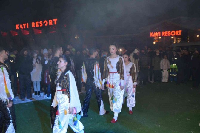 Sarıkamış Kayak Merkezi’nde Eksi 20 Derecede Yılbaşı Coşkusu