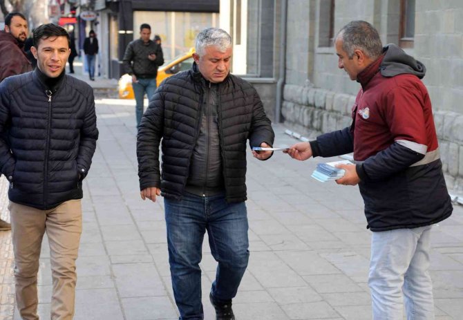 Van Büyükşehir Belediyesi Vektörle Mücadele Çalışmalarına Başladı