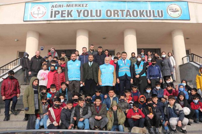 Ağrı’da “Gönül Kütüphanesi” Kuruldu