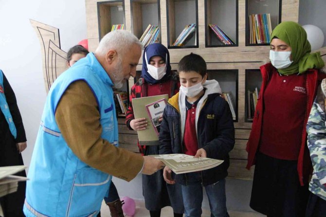 Ağrı’da “Gönül Kütüphanesi” Kuruldu