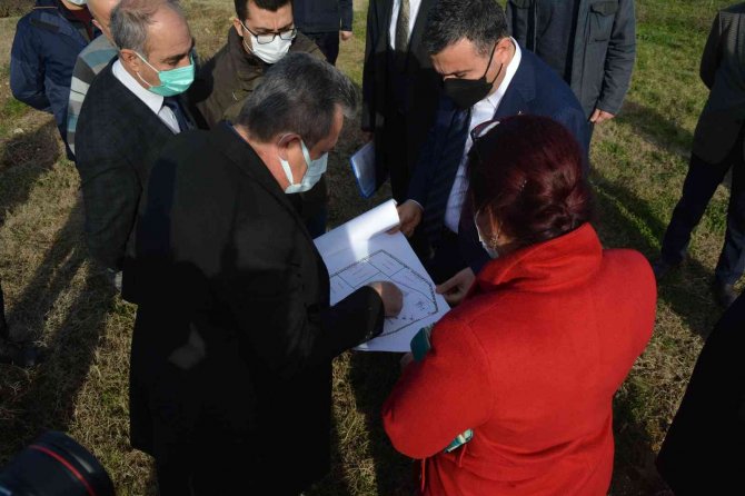 Cumayeri’ne Sokak Hayvanları Bakımevi Kuruluyor