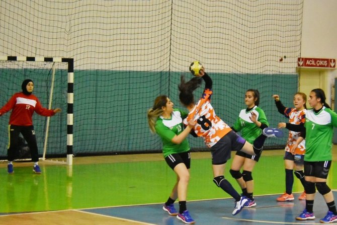 Kadınlar Hentbol 2. Ligi: Elazığ Gençlikspor: 46 - Güneşin Çocukları: 17