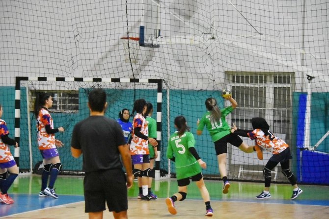 Kadınlar Hentbol 2. Ligi: Elazığ Gençlikspor: 46 - Güneşin Çocukları: 17
