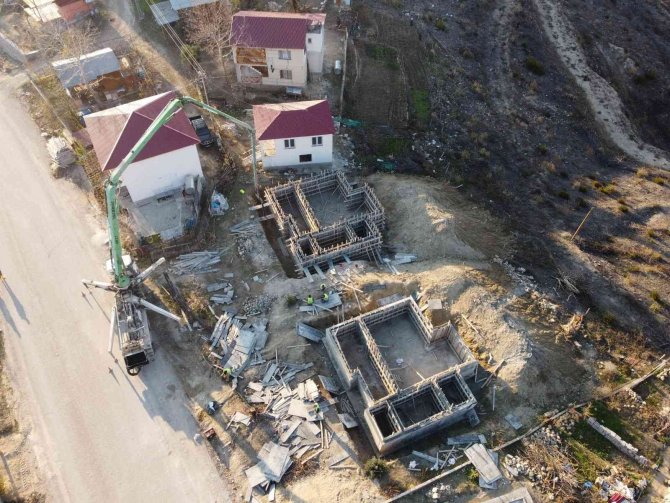 Adana’da Yanan 21 Ev Yeniden İnşa Ediliyor, Ormanlık Alan Yeşeriyor
