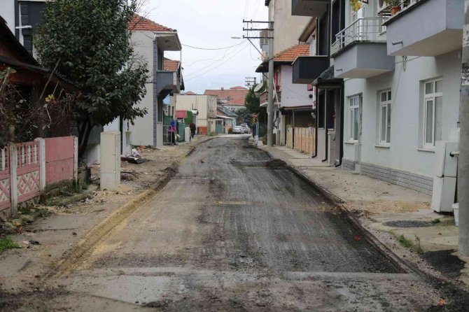 Serdivan’da Haftasonu Asfalt Mesaisi