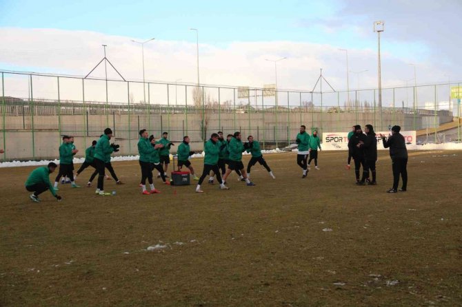 Sivas Belediyespor’da Teknik Direktör Yusuf Tokuş İlk İdmanına Çıktı