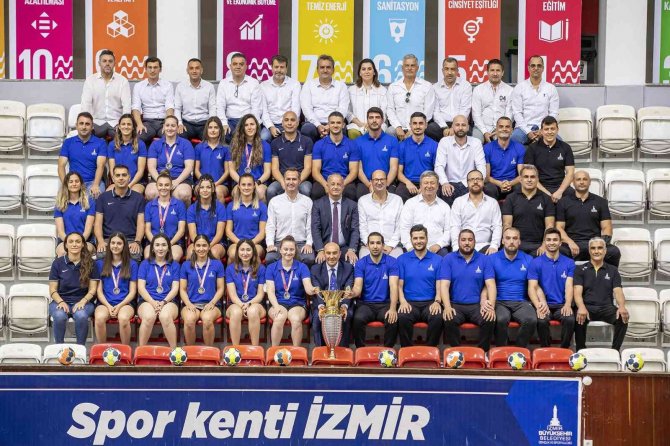 2021 İ̇zmir’in ’Altın’ Yılı Oldu