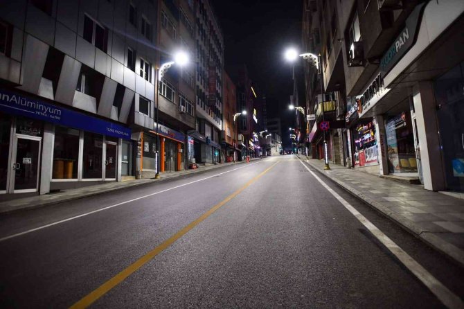 Trabzon Büyükşehir Belediyesi Üstyapı Çalışmalarına Da Devam Ediyor