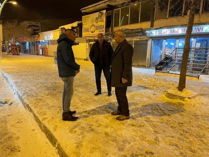 Çaldıran’da Karla Mücadele Çalışmaları Sürüyor