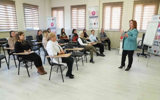 21 Girişimci Kadın İşinin Patronu Oldu