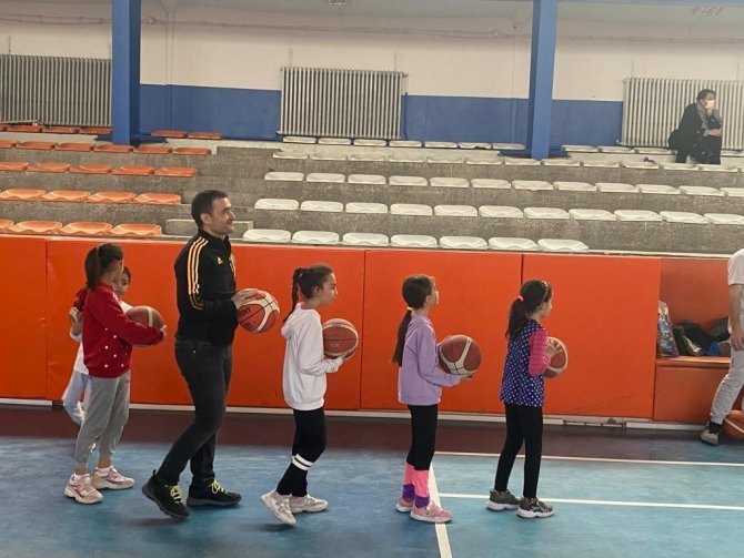Kaymakam Bilici Öğrencilerin Ve Ailelerinin Heyecanına Ortak Oldu
