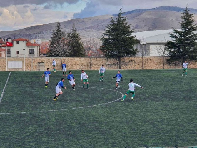Şuhut Hisarspor, Bayatspor’a Gol Olup Yağdı