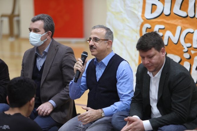 Sürekli, Yeni Yıl Hedefini Gençlerle Koydu
