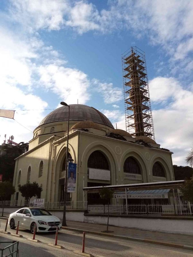 Bandırma’da Tarihî Haydarçavuş Camii Bakıma Alındı