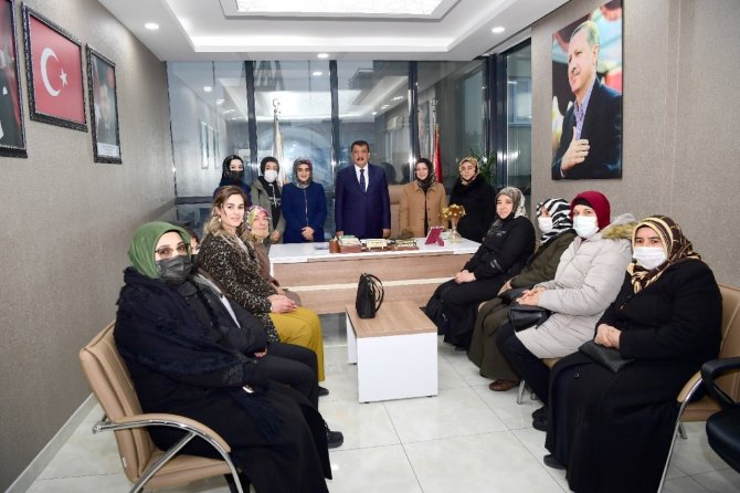 Başkan Gürkan, Ak Parti Yeşilyurt İ̇lçe Başkanlığını Ziyaret Etti
