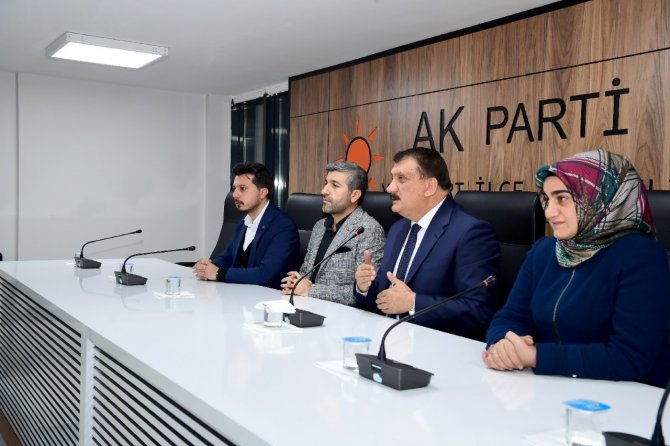 Başkan Gürkan, Ak Parti Yeşilyurt İ̇lçe Başkanlığını Ziyaret Etti