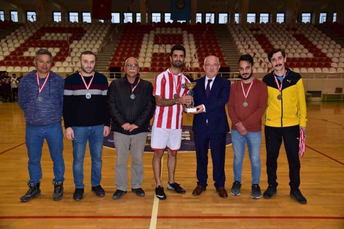 Baün Rektörlük Kupasını; Hastane Futbol Takımı Kazandı