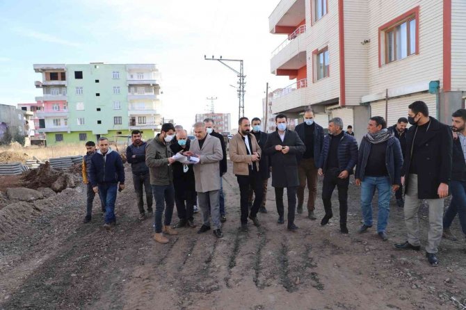 Çelikevler’de Şebeke Ve Kanalizasyon Çalışmaları Devam Ediyor