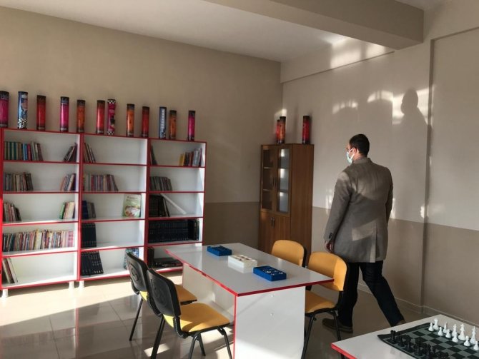 Kağızman’da Mevlana İ̇lkokulu Kütüphanesinin Açılışı Yapıldı