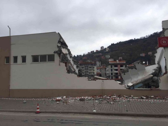 İ̇nebolu Stada Bin Kişilik Tribün Ve Ek Bina Yapılacak