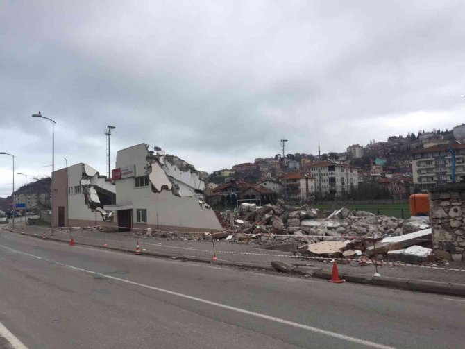 İ̇nebolu Stada Bin Kişilik Tribün Ve Ek Bina Yapılacak